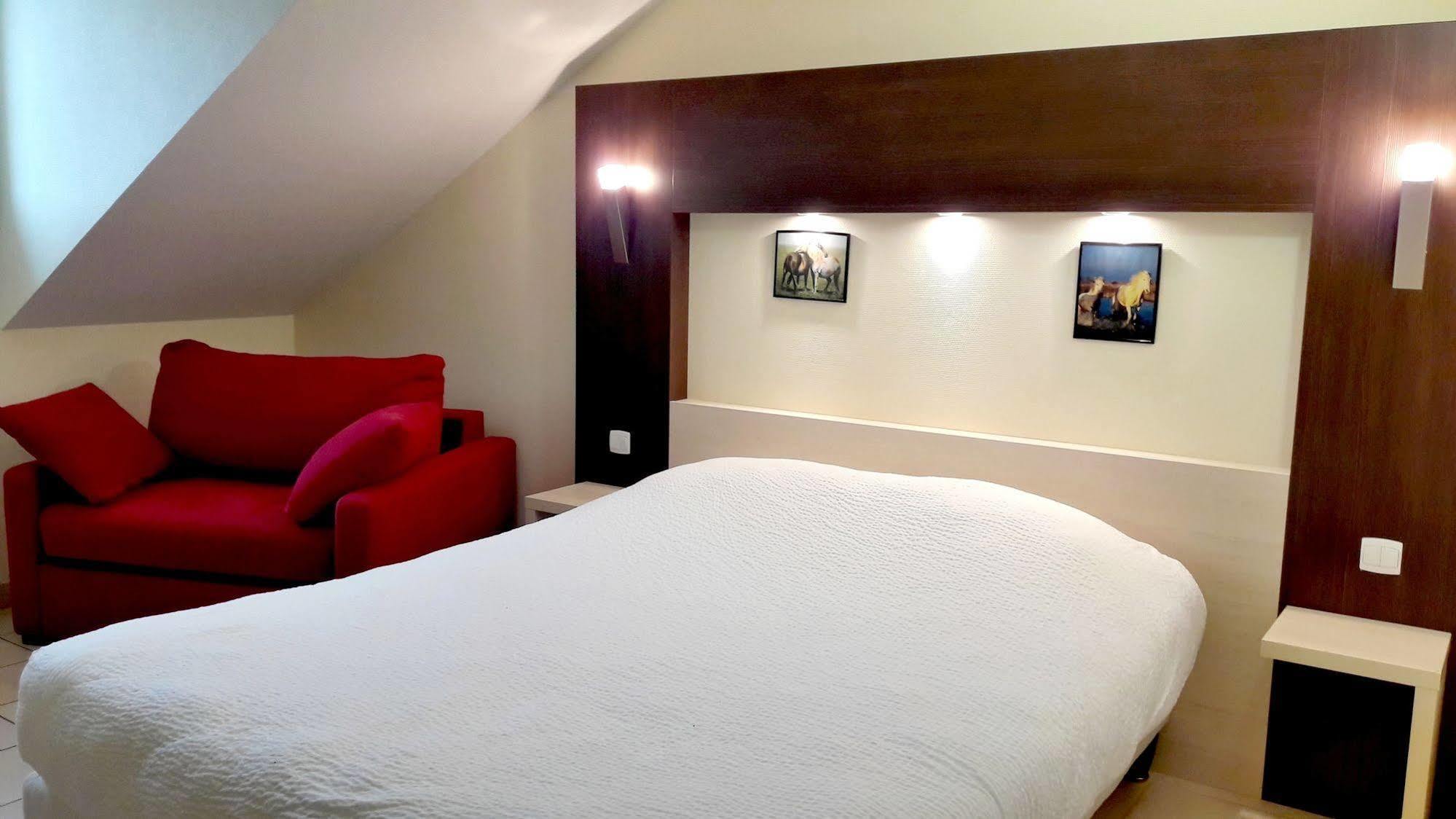 Logis Jum'Hotel Saints-Geosmes Zewnętrze zdjęcie